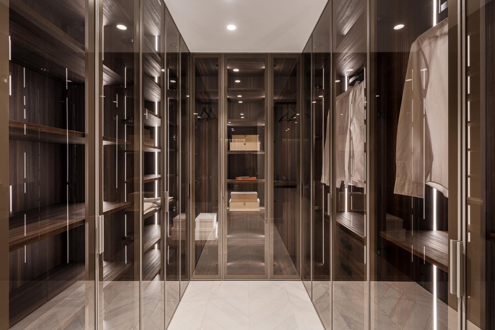 4 bedroom Apartment for sale in Marbella with pool garage - € 2,975,000 (Ref: 9031498)