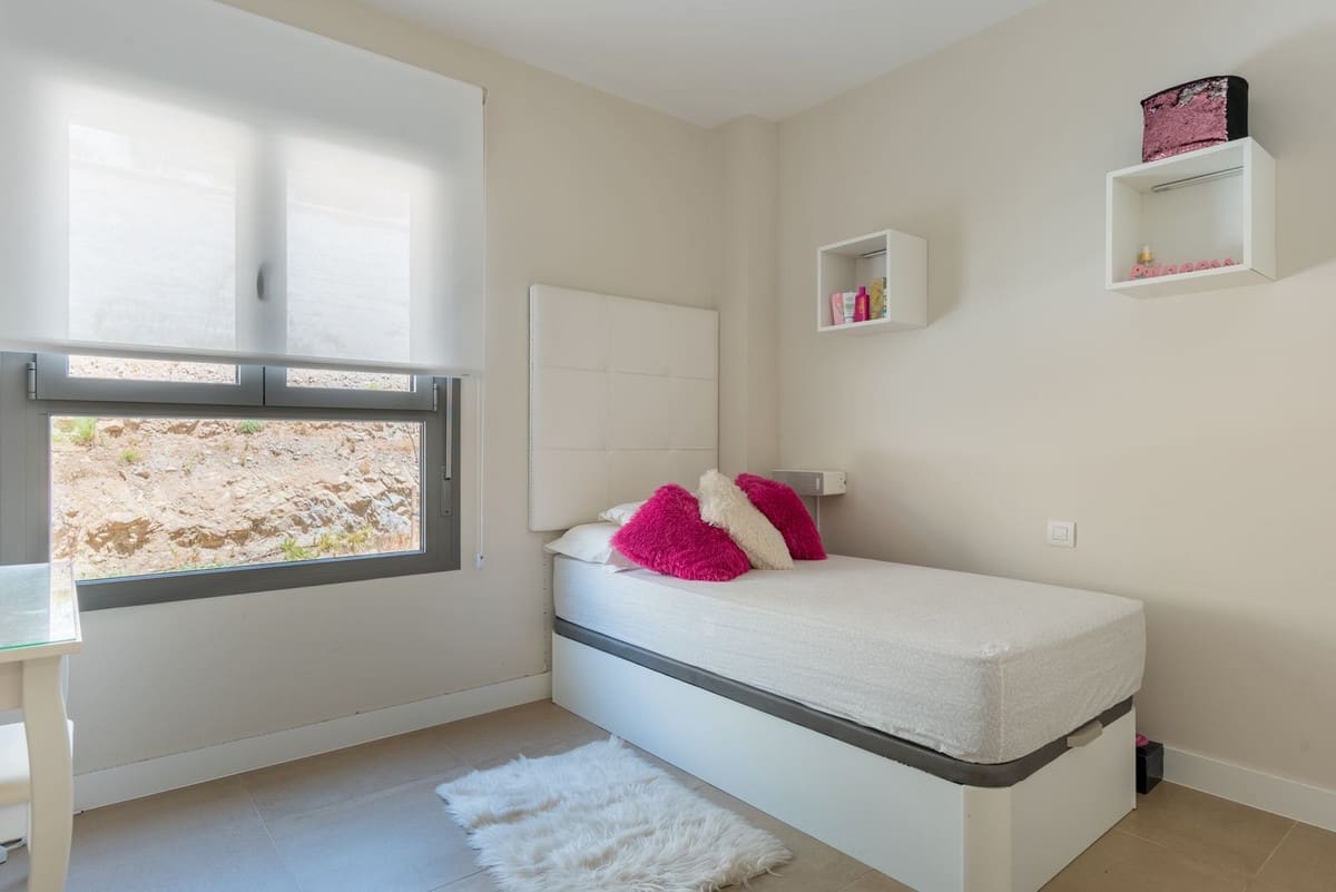 Apartamento de 3 habitaciones en Benalmádena en venta con piscina garaje - 685.000 € (Ref: 9036451)