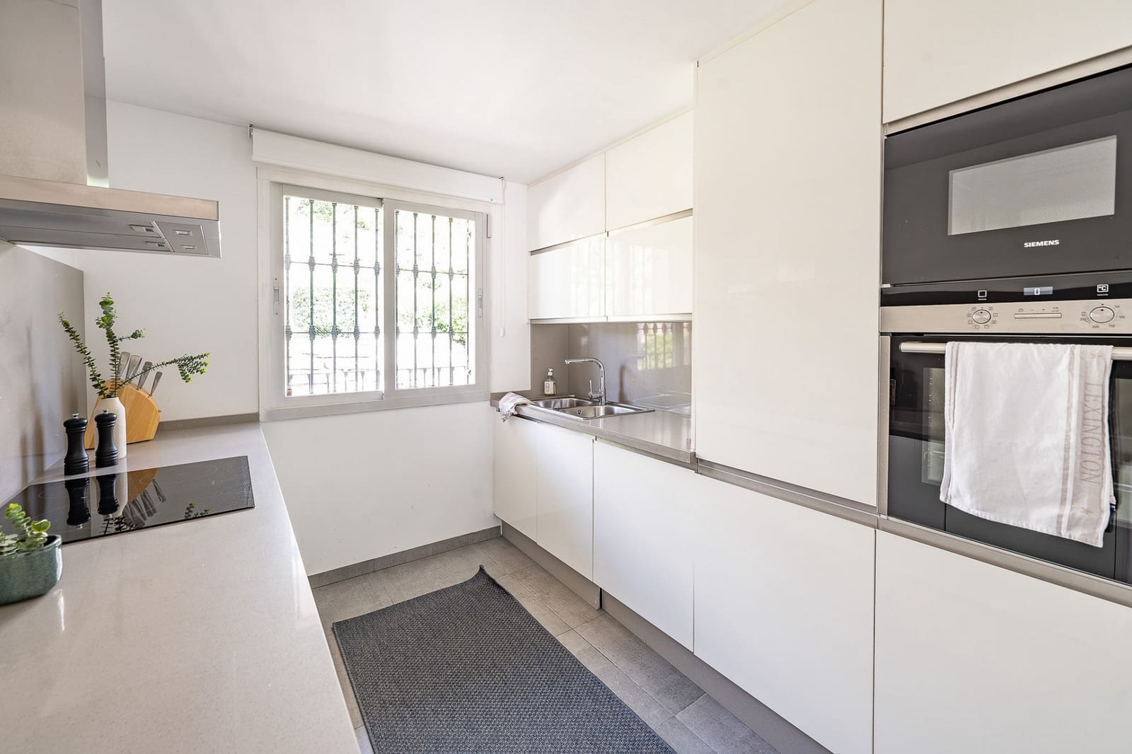 2 slaapkamer Penthouse te koop in Benahavis met zwembad garage - € 649.900 (Ref: 9048758)