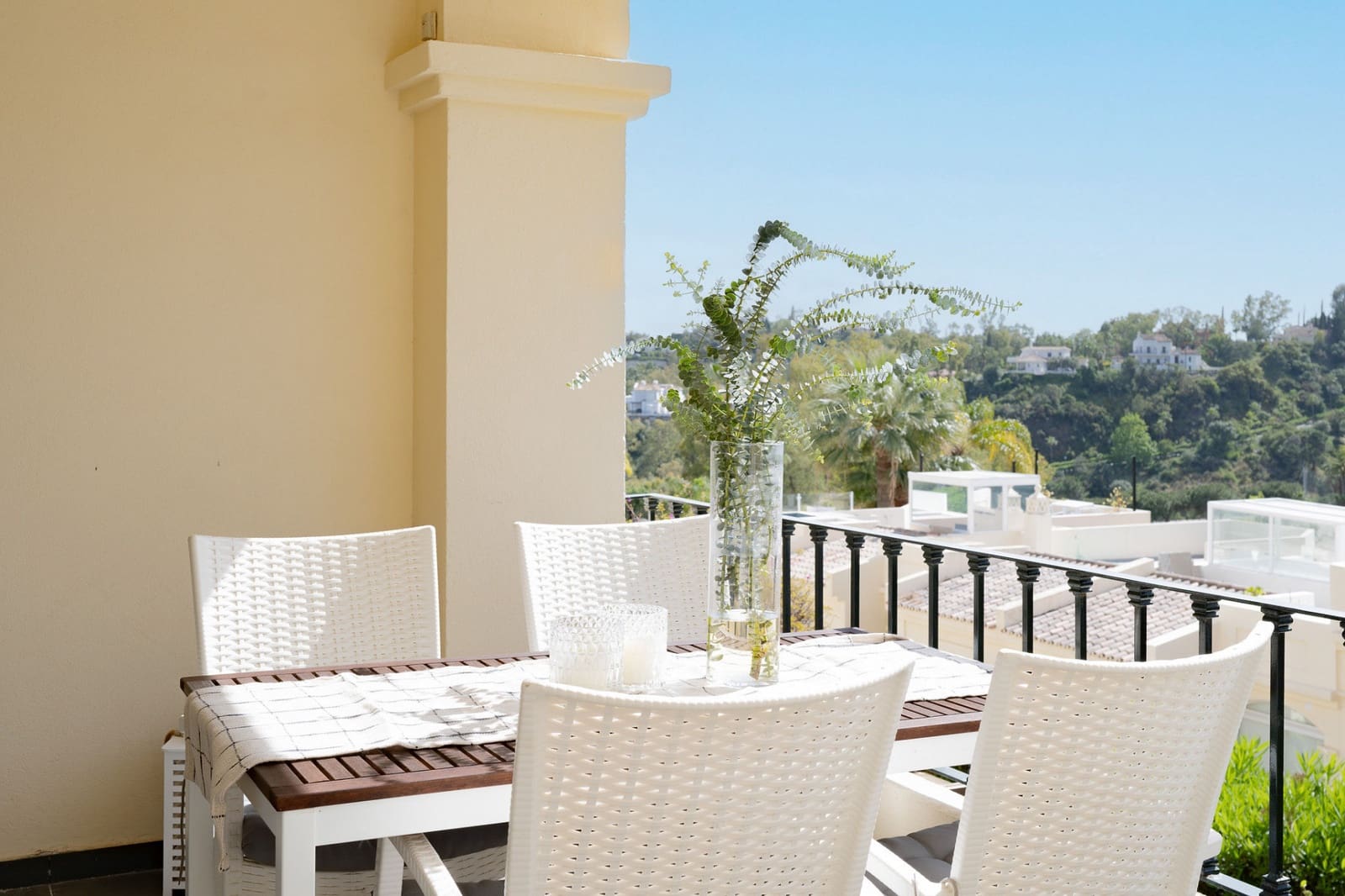 2 slaapkamer Penthouse te koop in Benahavis met zwembad garage - € 649.900 (Ref: 9048758)