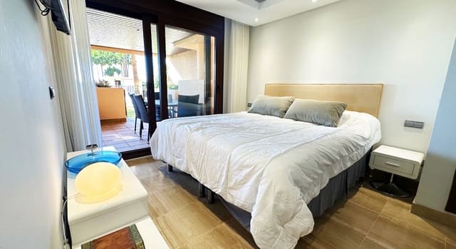 2 soverom Leilighet til salgs i Estepona med svømmebasseng garasje - € 630 000 (Ref: 9065173)