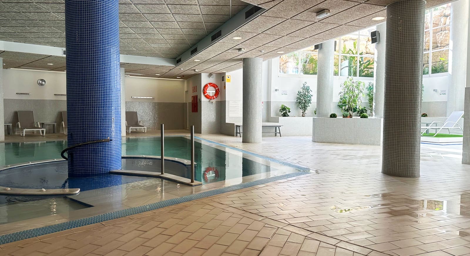 2 Zimmer Apartment zu verkaufen in Estepona mit Pool Garage - 630.000 € (Ref: 9065173)