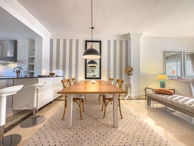 2 soverom Leilighet til salgs i Las Brisas, Marbella med svømmebasseng garasje - € 450 000 (Ref: 9075091)