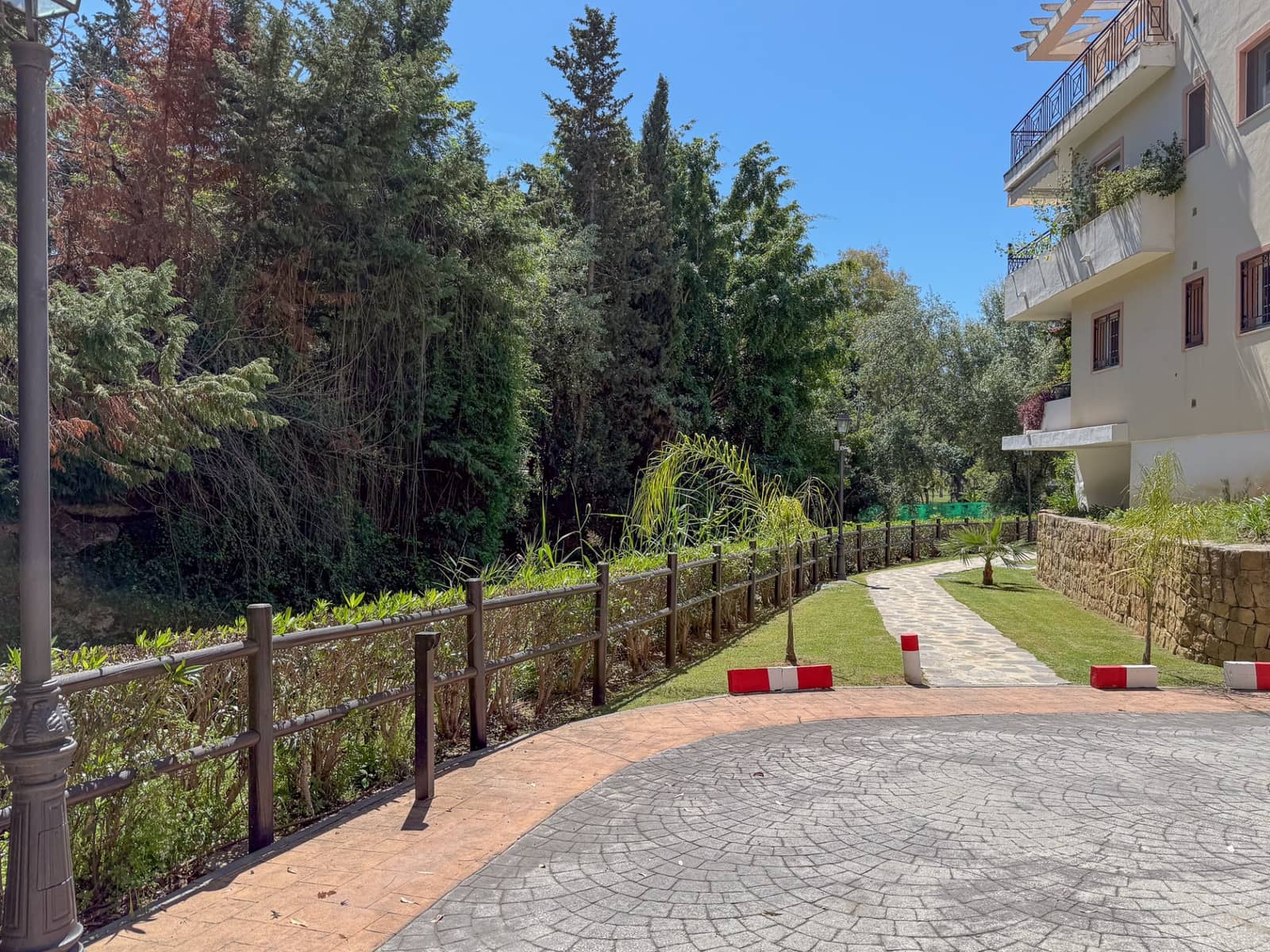 2 soveværelse Lejlighed til salg i Marbella med swimmingpool garage - € 450.000 (Ref: 9075091)