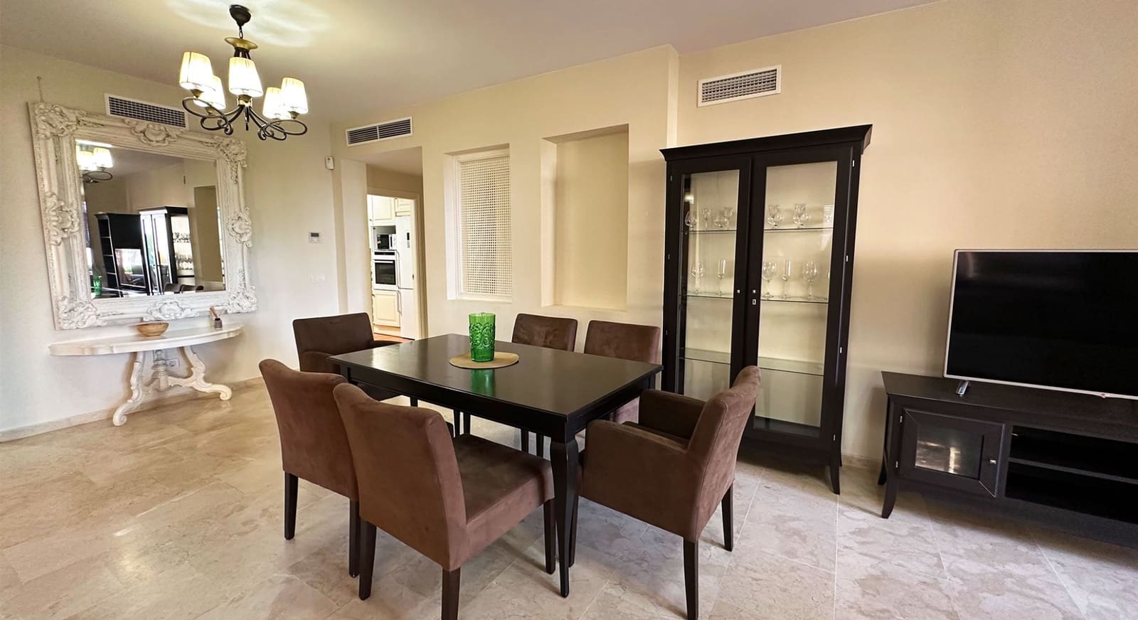 3 soverom Leilighet til salgs i Estepona med svømmebasseng garasje - € 499 000 (Ref: 9095243)