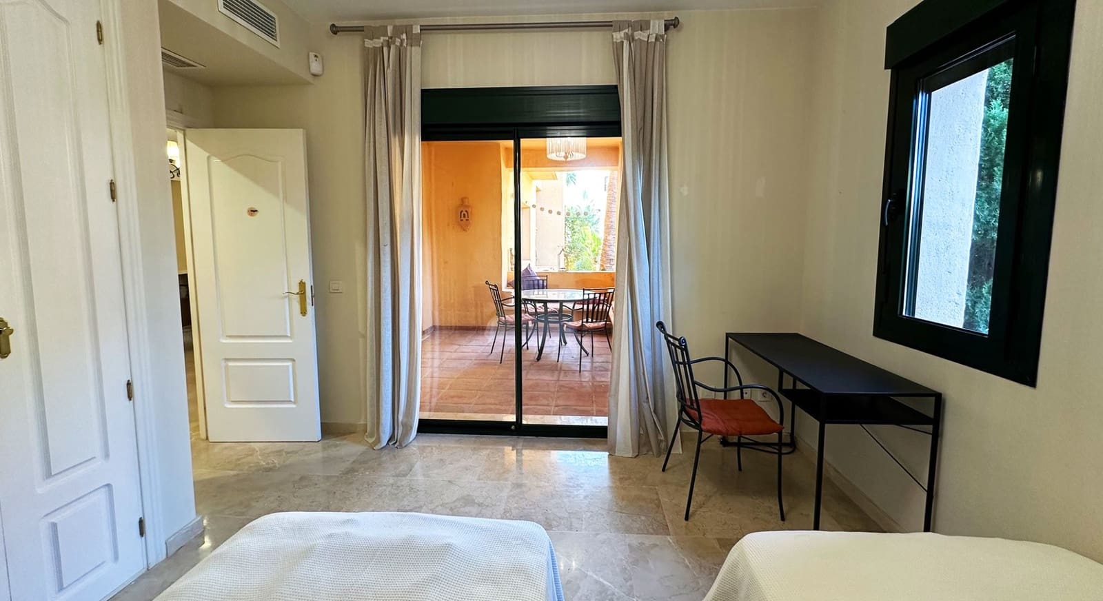 3 soverom Leilighet til salgs i Estepona med svømmebasseng garasje - € 499 000 (Ref: 9095243)
