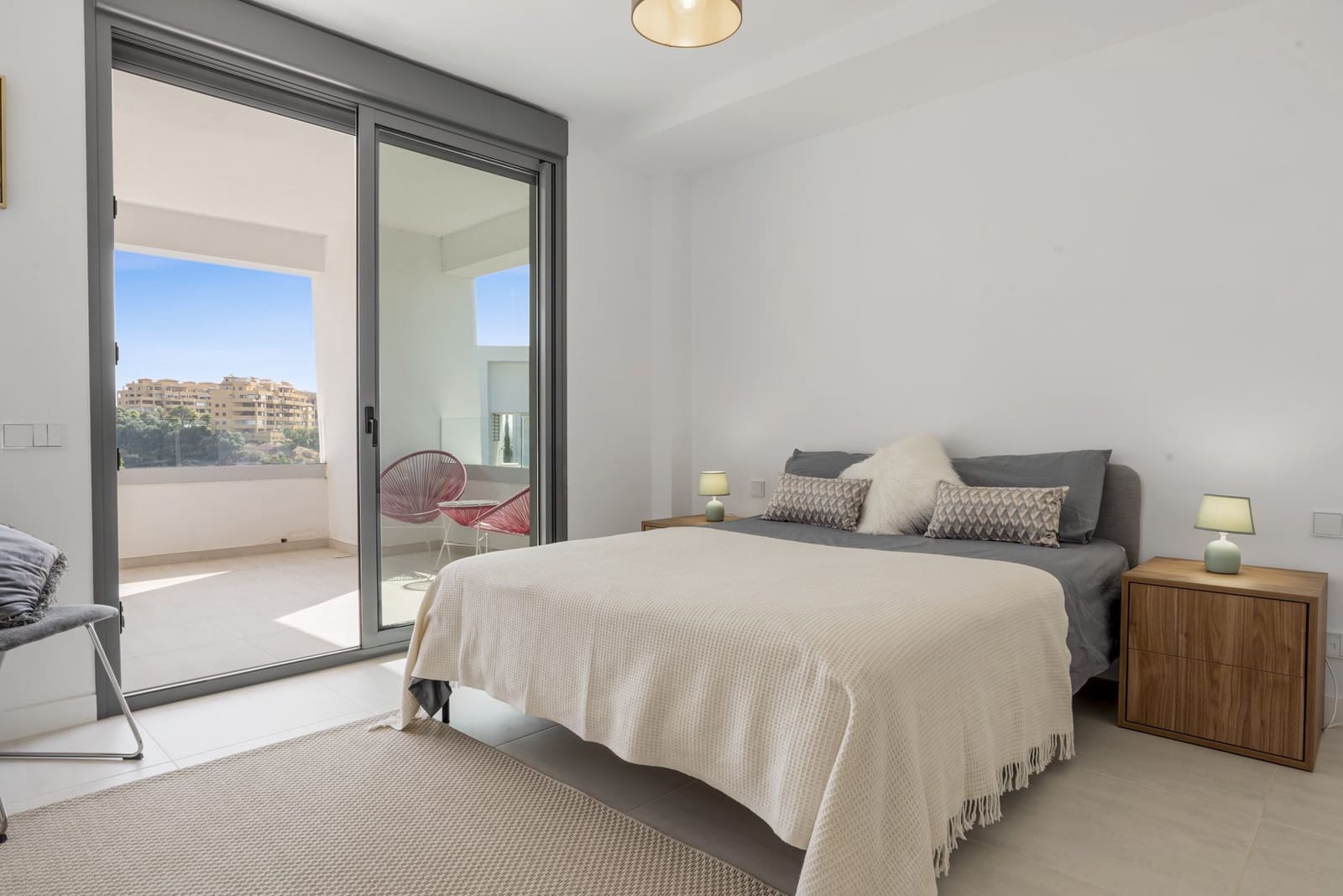 2 chambre Penthouse à vendre à New Golden Mile avec piscine garage - 585 000 € (Ref: 9095244)