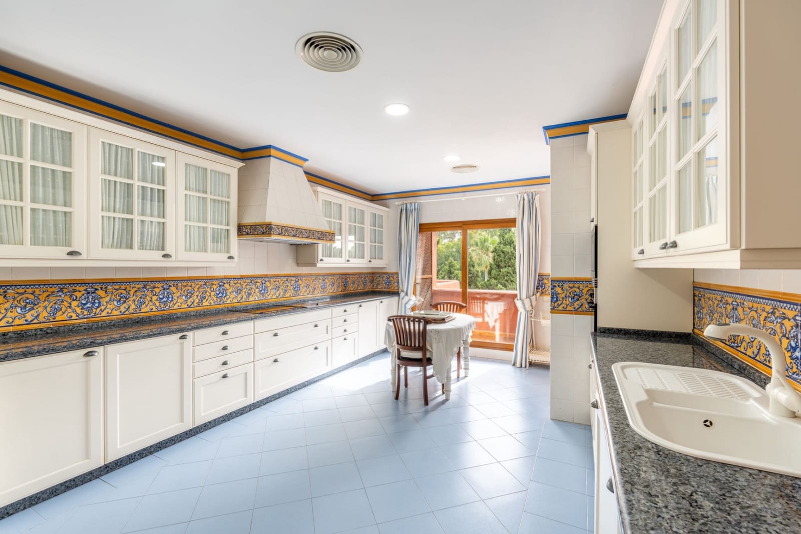 5 soveværelse Penthouse til salg i San Pedro de Alcantara med swimmingpool garage - € 2.350.000 (Ref: 9118705)