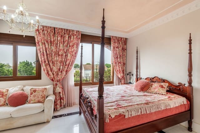 5 soverom Penthouse til salgs i San Pedro de Alcantara, Marbella med svømmebasseng garasje - € 2 350 000 (Ref: 9118705)