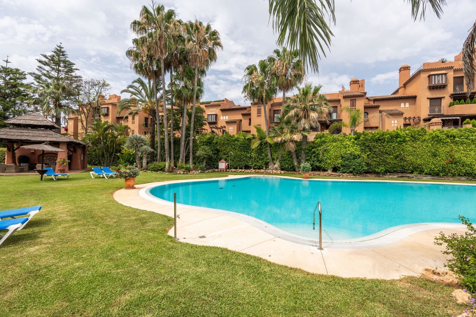 5 soveværelse Penthouse til salg i San Pedro de Alcantara med swimmingpool garage - € 2.350.000 (Ref: 9118705)