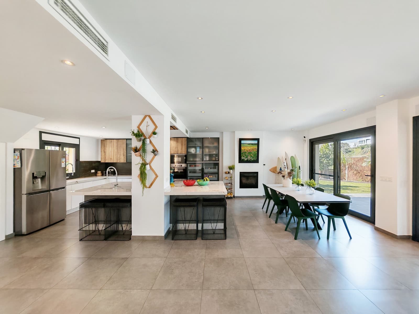 4 bedroom Villa for sale in Marbella with pool garage - € 1,995,000 (Ref: 9118706)