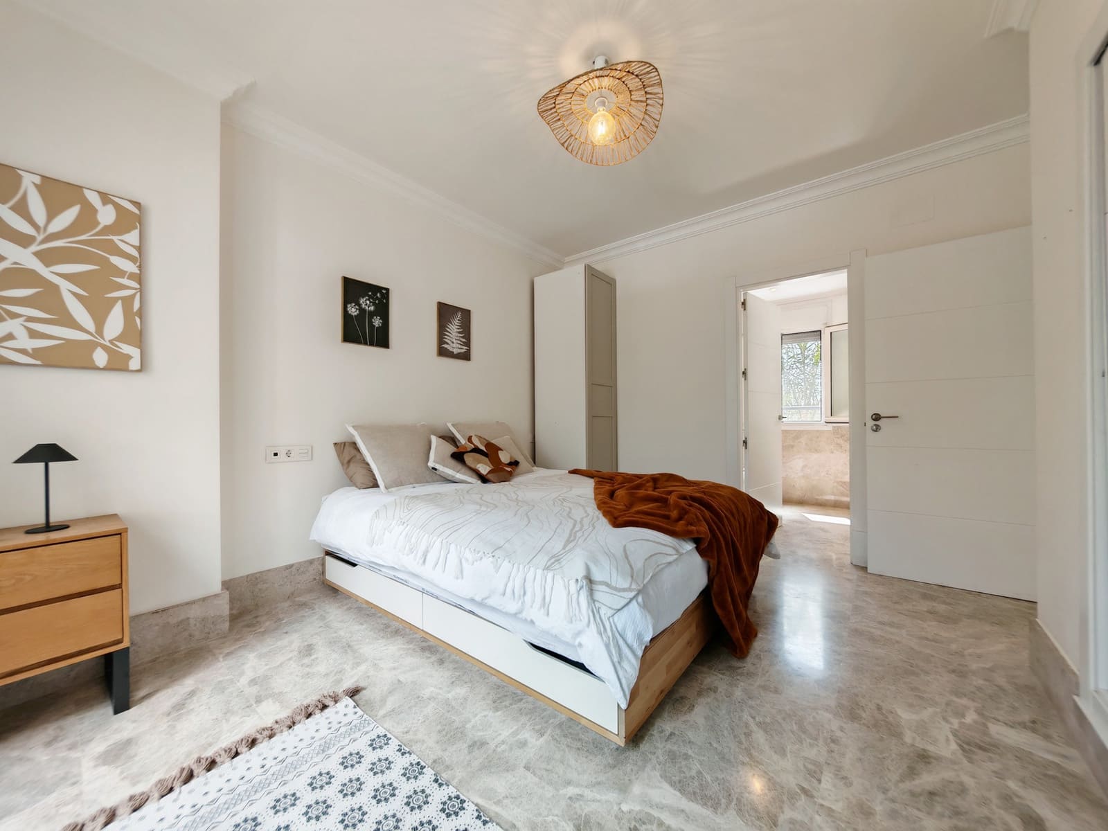 4 bedroom Villa for sale in Marbella with pool garage - € 1,995,000 (Ref: 9118706)