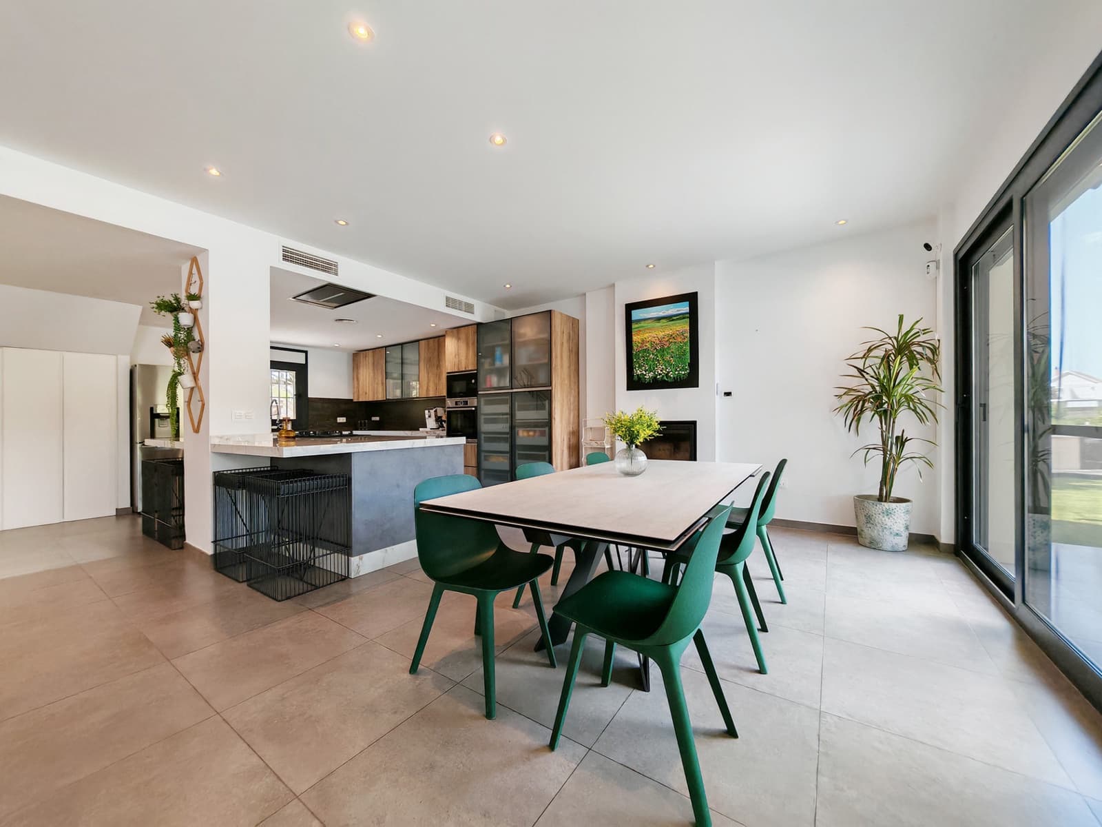 4 bedroom Villa for sale in Marbella with pool garage - € 1,995,000 (Ref: 9118706)