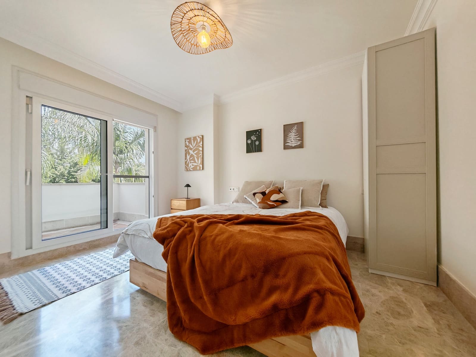 4 bedroom Villa for sale in Marbella with pool garage - € 1,995,000 (Ref: 9118706)