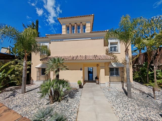 4 soverom Villa til salgs i Marbella med svømmebasseng garasje - € 1 995 000 (Ref: 9118706)