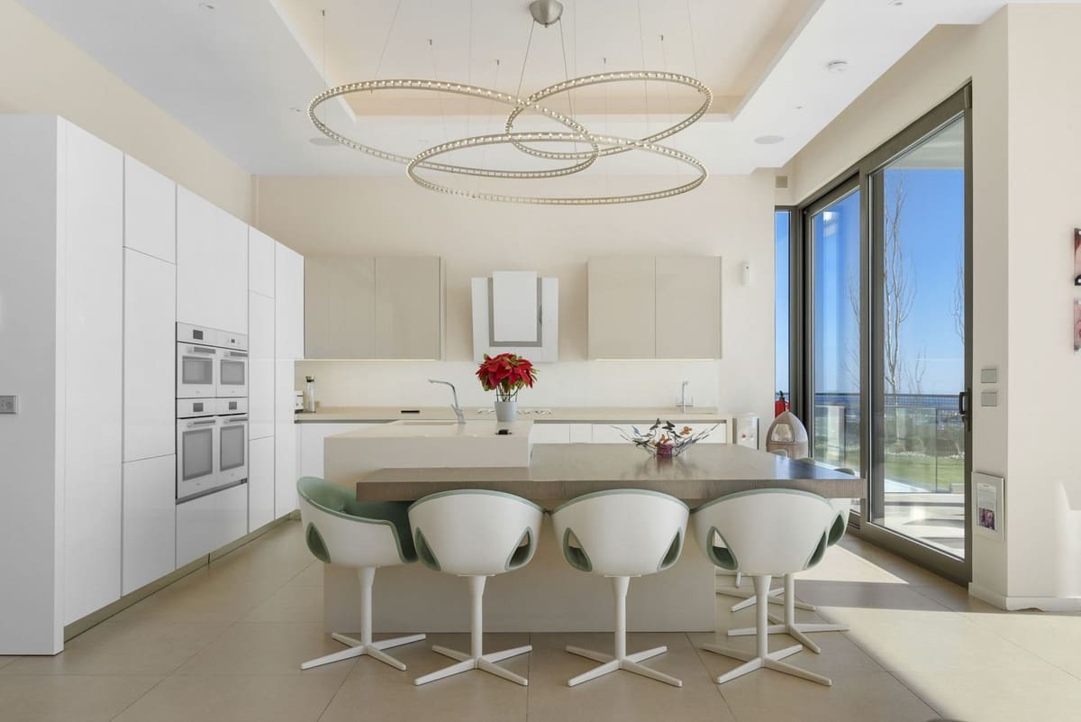 7 Zimmer Villa zu verkaufen in Benahavis mit Pool Garage - 4.995.000 € (Ref: 9118707)