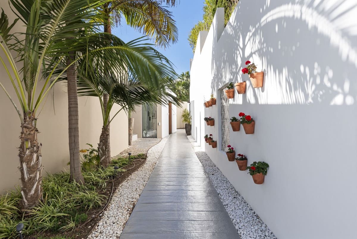 7 Zimmer Villa zu verkaufen in Benahavis mit Pool Garage - 4.995.000 € (Ref: 9118707)