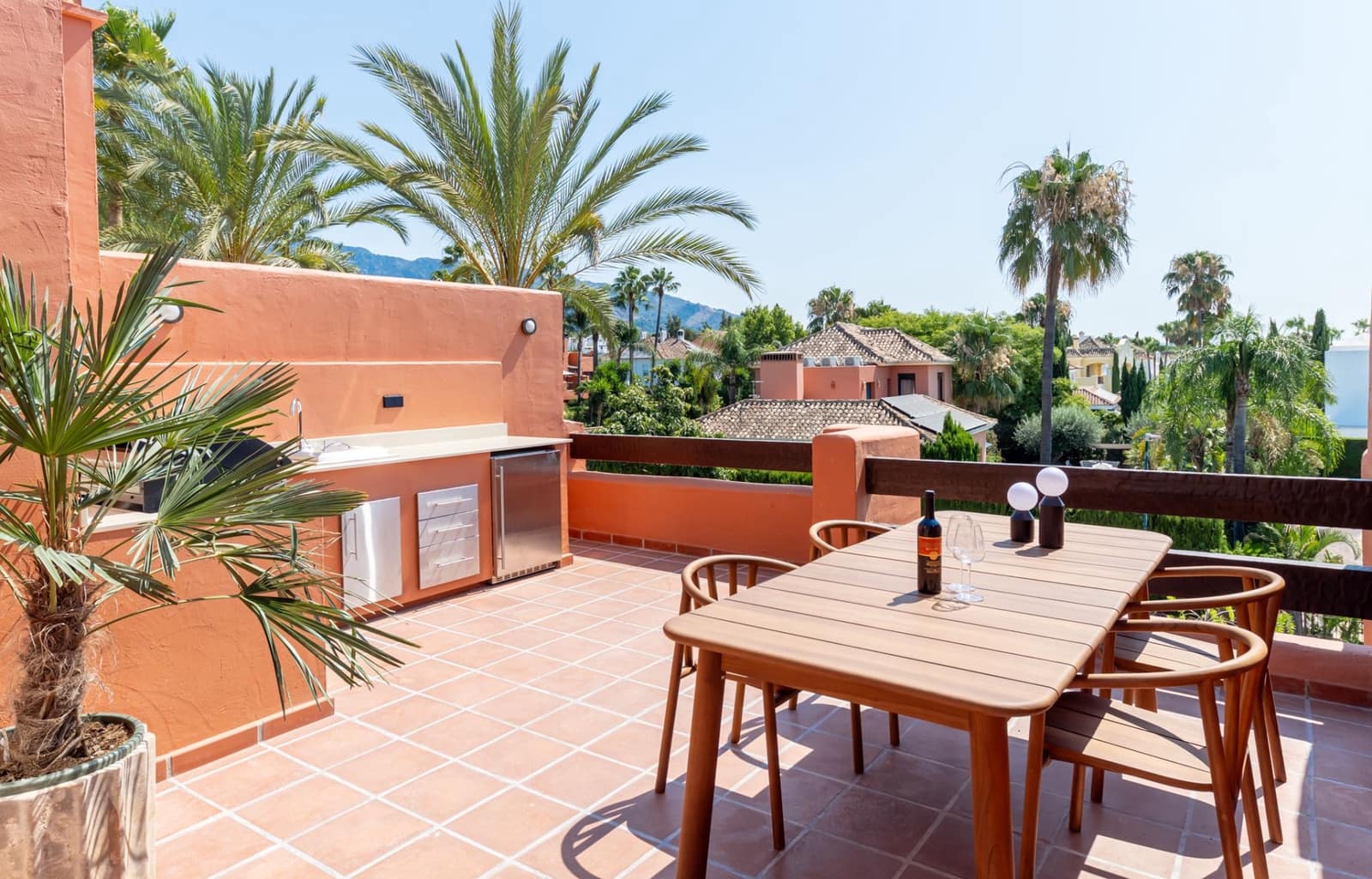 4 soveværelse Byhus til salg i Marbella med swimmingpool garage - € 1.995.000 (Ref: 9118708)
