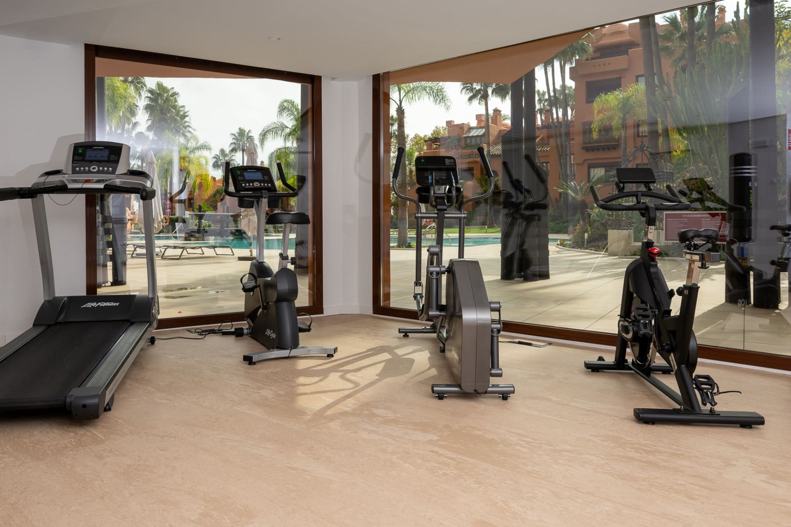 3 Zimmer Penthouse zu verkaufen in Marbella mit Pool Garage - 1.895.000 € (Ref: 9118709)