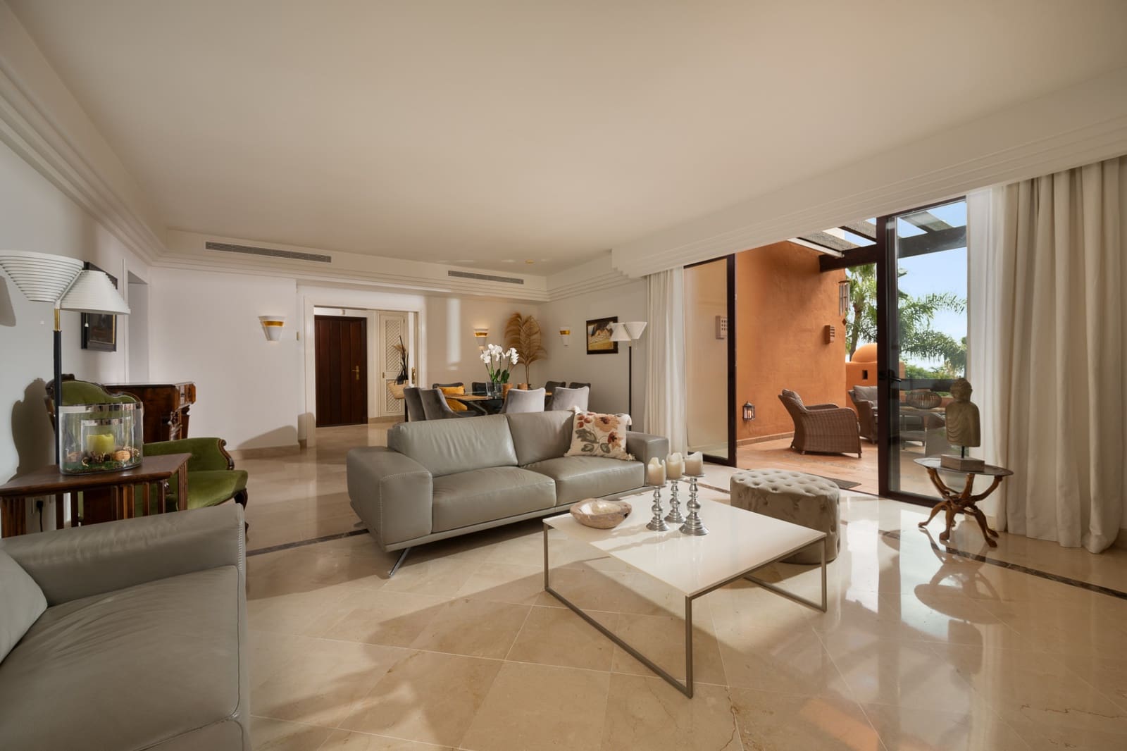 3 Zimmer Penthouse zu verkaufen in Marbella mit Pool Garage - 1.895.000 € (Ref: 9118709)