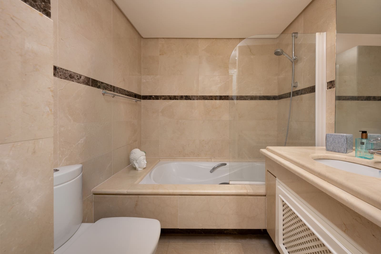 3 Zimmer Penthouse zu verkaufen in Marbella mit Pool Garage - 1.895.000 € (Ref: 9118709)