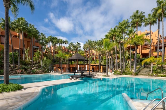 3 Zimmer Penthouse zu verkaufen in Marbella mit Pool Garage - 1.895.000 € (Ref: 9118709)