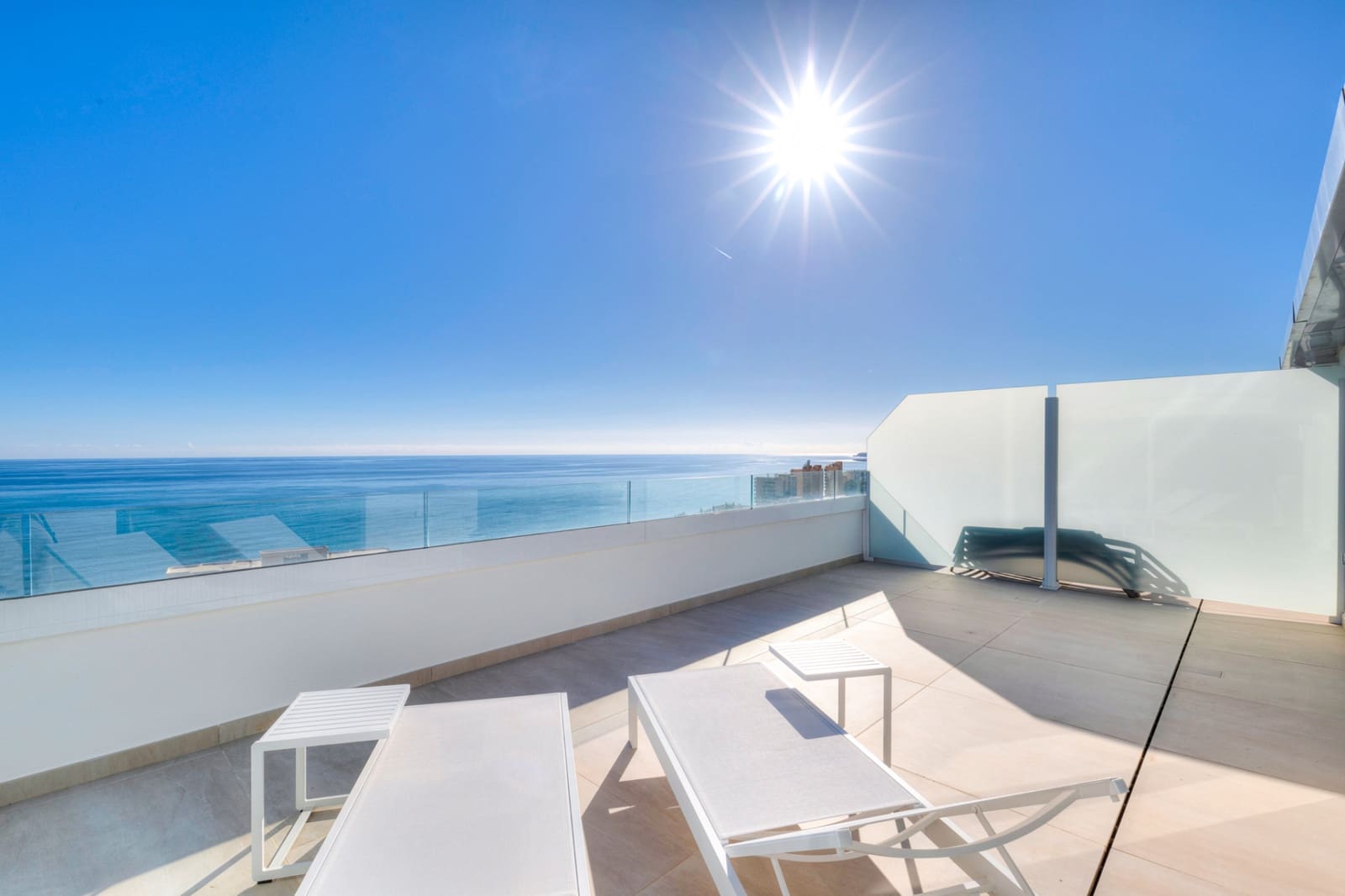 3 soverom Penthouse til salgs i Fuengirola med svømmebasseng garasje - € 1 150 000 (Ref: 9137096)