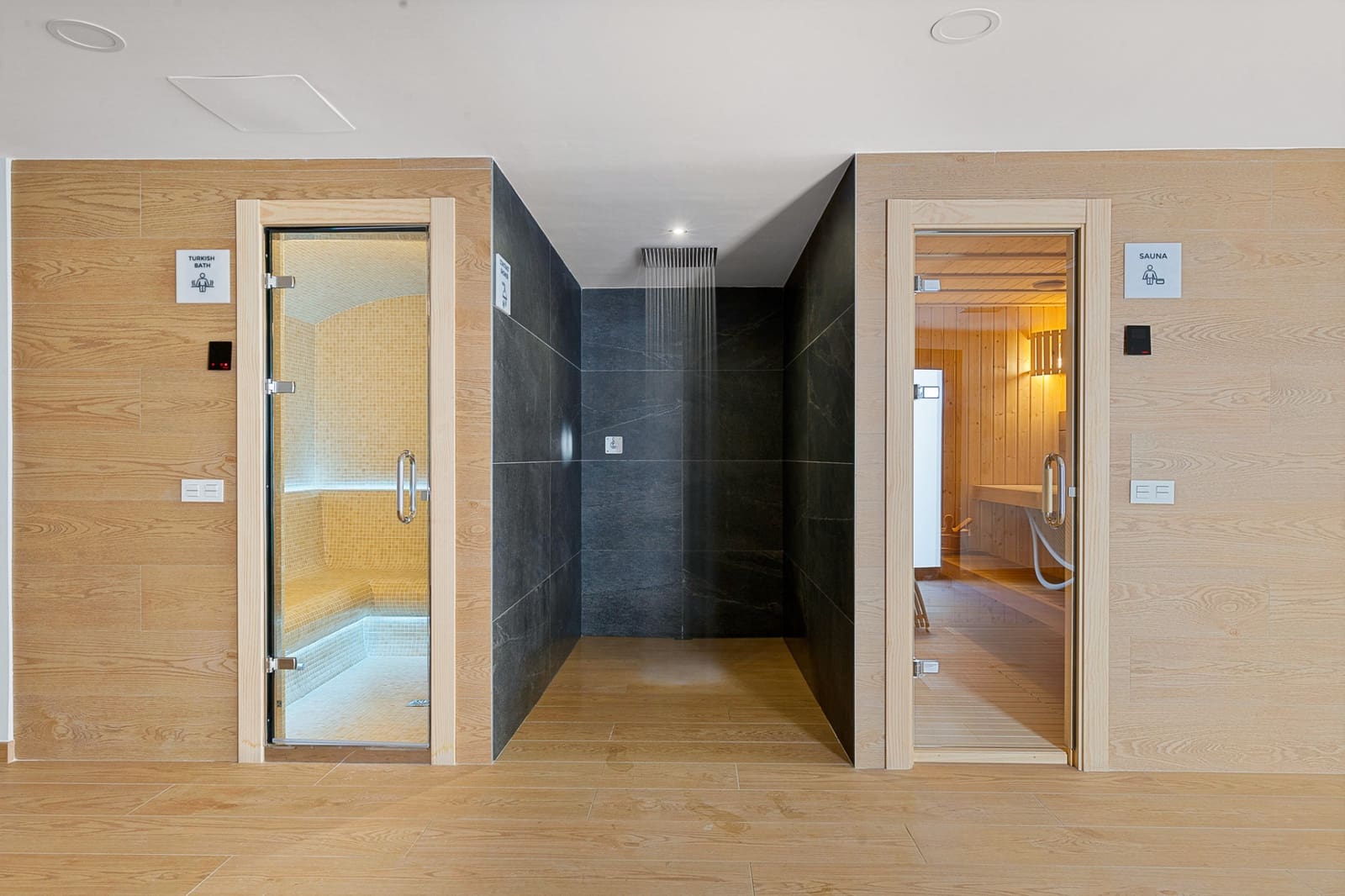 3 soverom Penthouse til salgs i Fuengirola med svømmebasseng garasje - € 1 150 000 (Ref: 9137096)