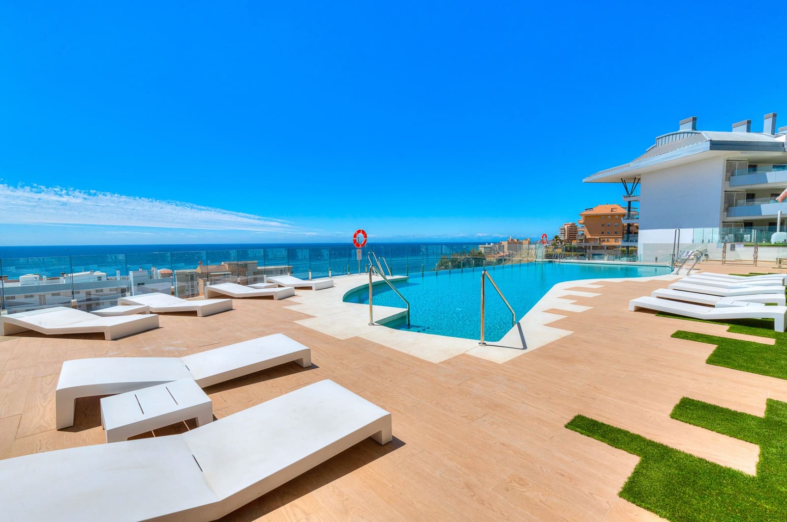 3 soverom Penthouse til salgs i Fuengirola med svømmebasseng garasje - € 1 150 000 (Ref: 9137096)