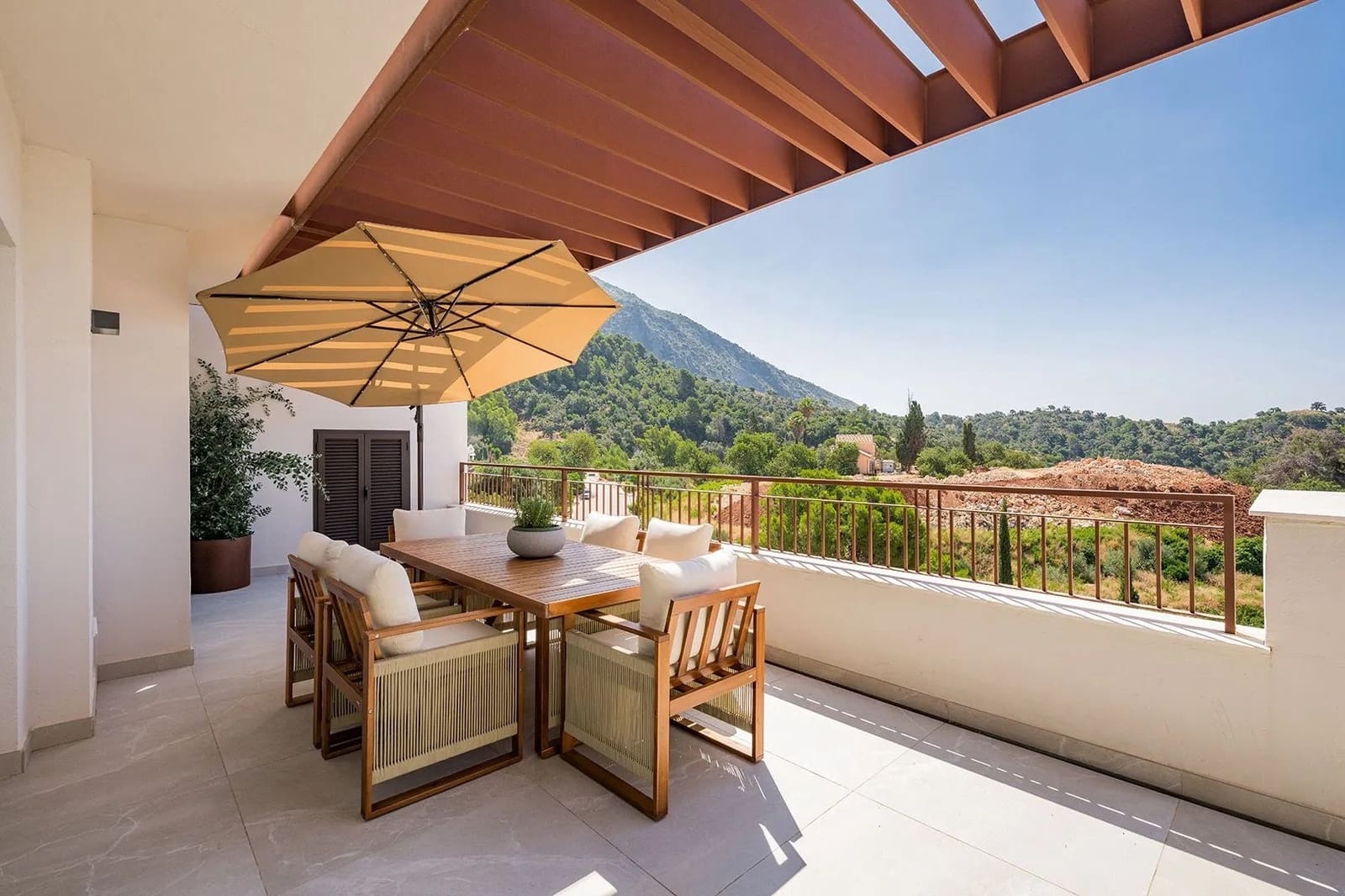 3 slaapkamer Penthouse te koop in Istan met zwembad garage - € 945.000 (Ref: 9137097)