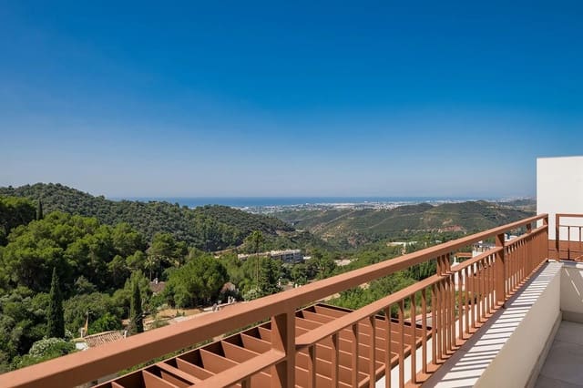 3 chambre Penthouse à vendre à Istán avec piscine garage - 945 000 € (Ref: 9137097)