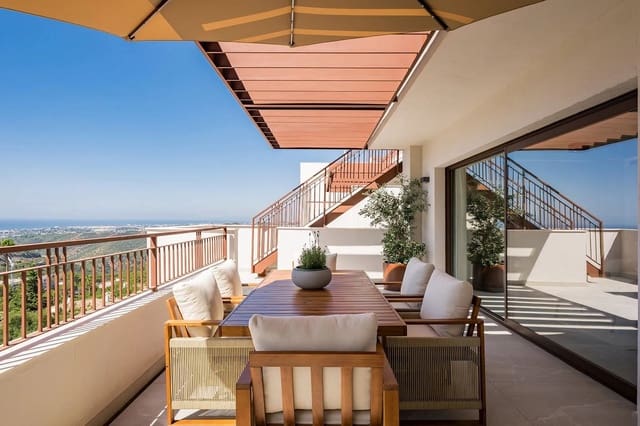 3 chambre Penthouse à vendre à Istán avec piscine garage - 945 000 € (Ref: 9137097)