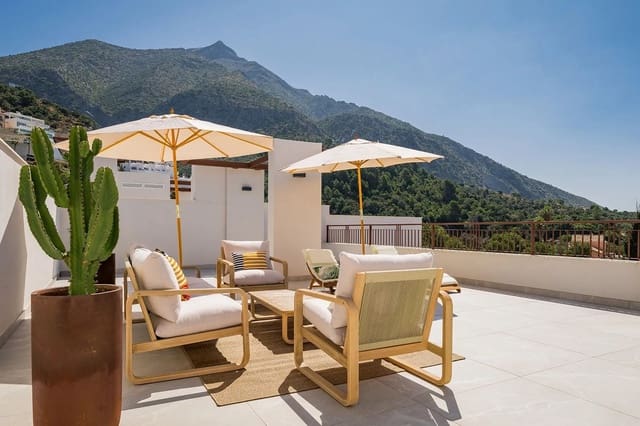 3 chambre Penthouse à vendre à Istán avec piscine garage - 945 000 € (Ref: 9137097)