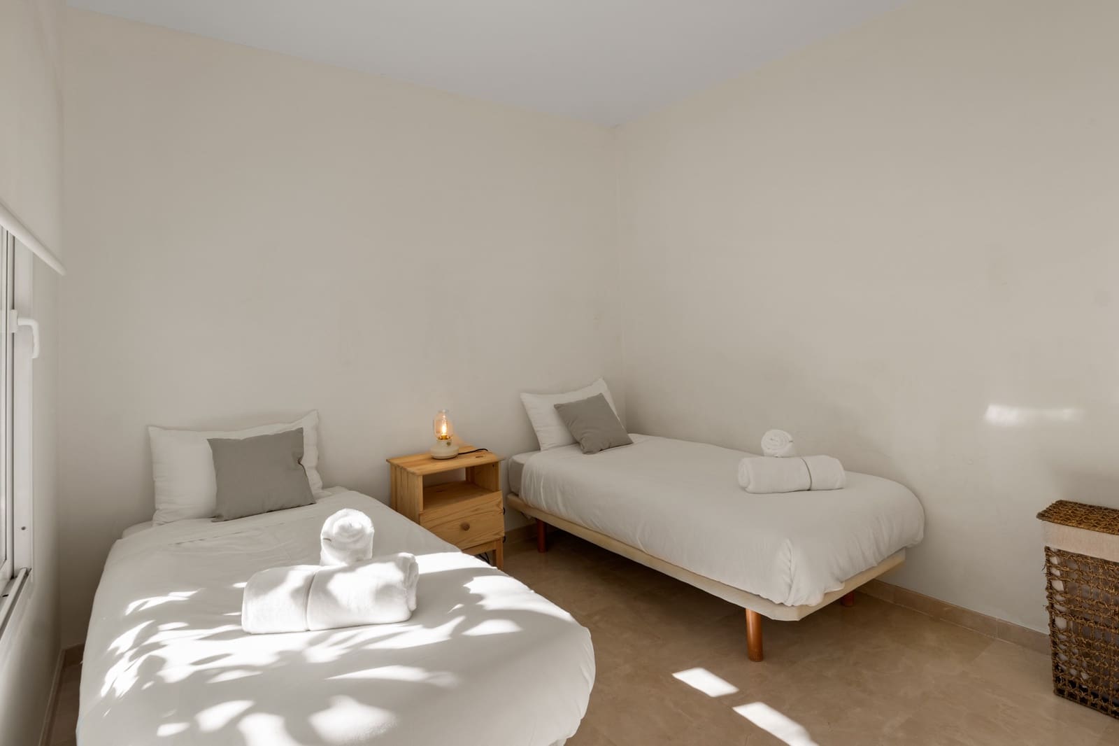 2 soverom Leilighet til salgs i Casares med svømmebasseng garasje - € 390 000 (Ref: 9137098)