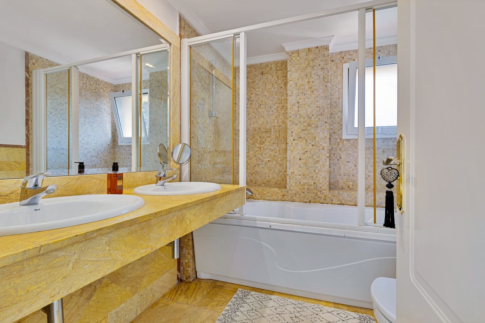 2 soveværelse Penthouse til salg i Torrequebrada med swimmingpool garage - € 595.000 (Ref: 9149235)