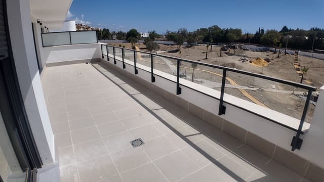 3 soveværelse Penthouse til salg i New Golden Mile, Estepona med swimmingpool garage - € 549.000 (Ref: 9149237)