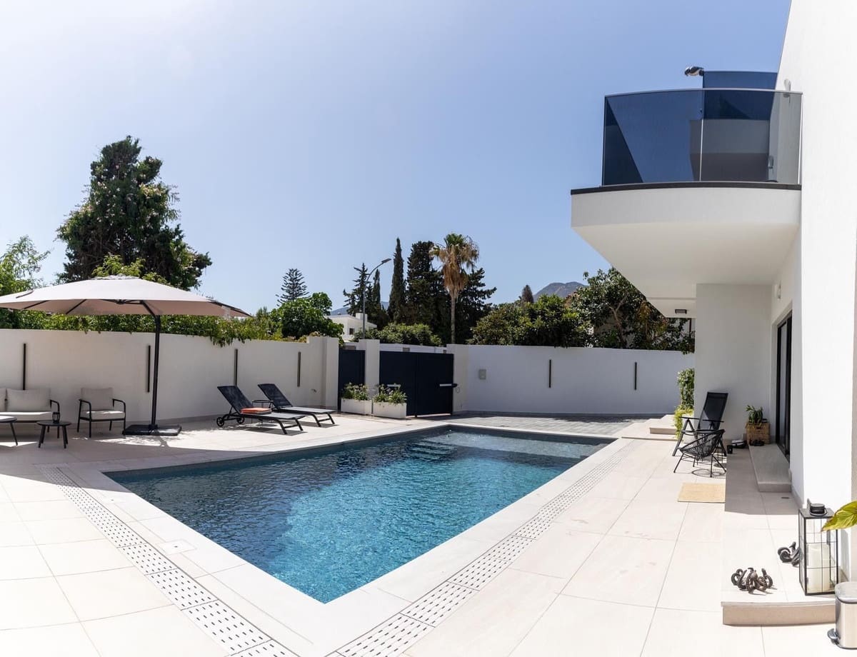 5 sovrum Villa till salu i Benalmadena med pool garage - 1 950 000 € (Ref: 9153915)