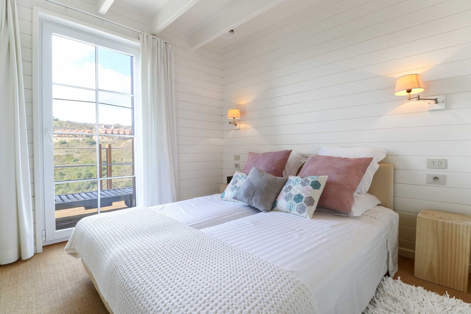 4 soverom Villa til salgs i New Golden Mile med svømmebasseng garasje - € 1 975 000 (Ref: 9153922)