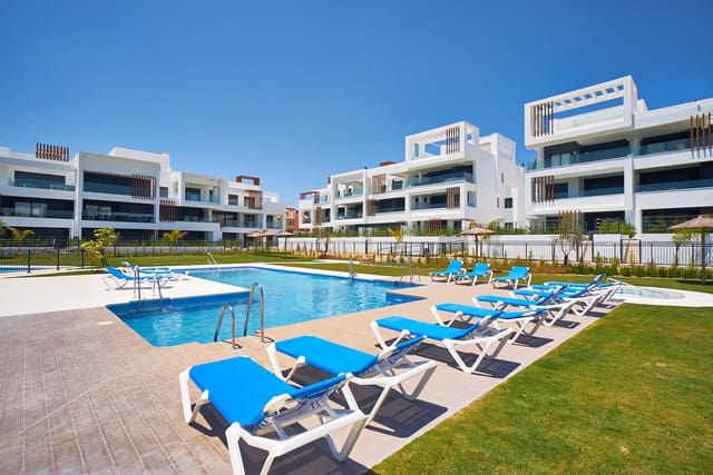 2 bedroom Apartment for sale in Cancelada, Estepona with pool garage - € 540,000 (Ref: 9178134)
