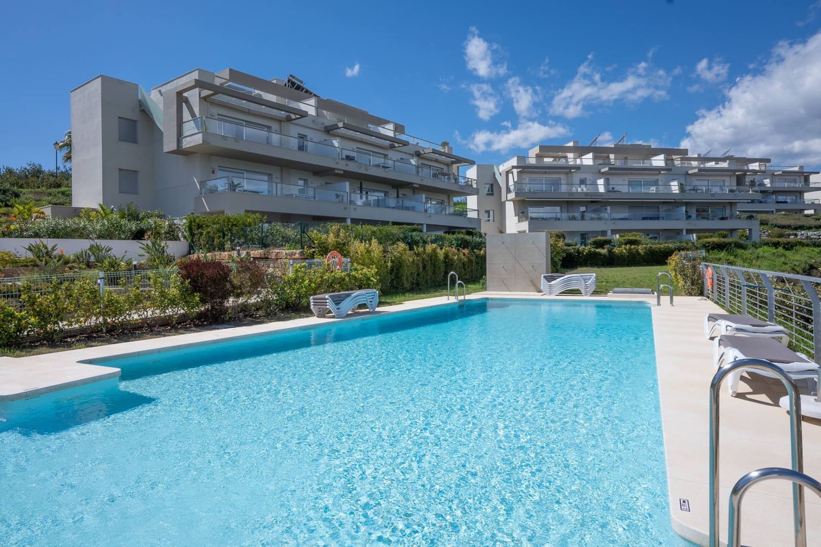 2 bedroom Apartment for sale in Mijas Costa with pool garage - € 439,000 (Ref: 9226495)