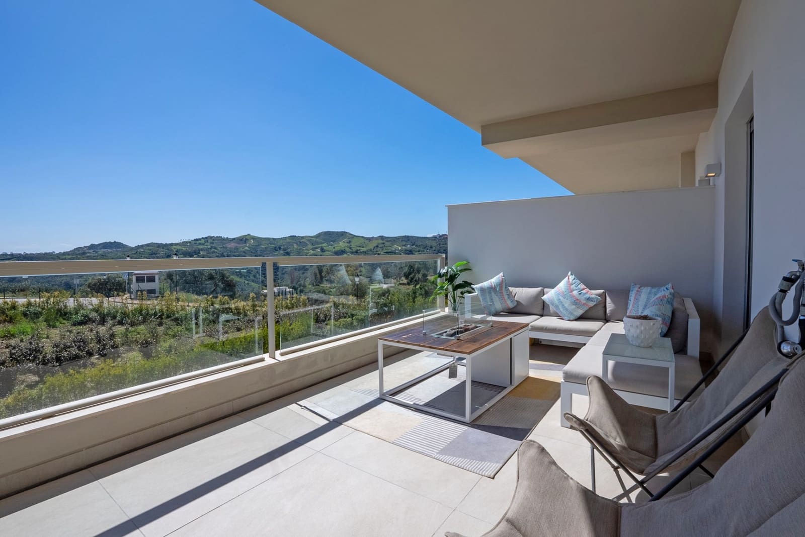 2 bedroom Apartment for sale in Mijas Costa with pool garage - € 439,000 (Ref: 9226495)