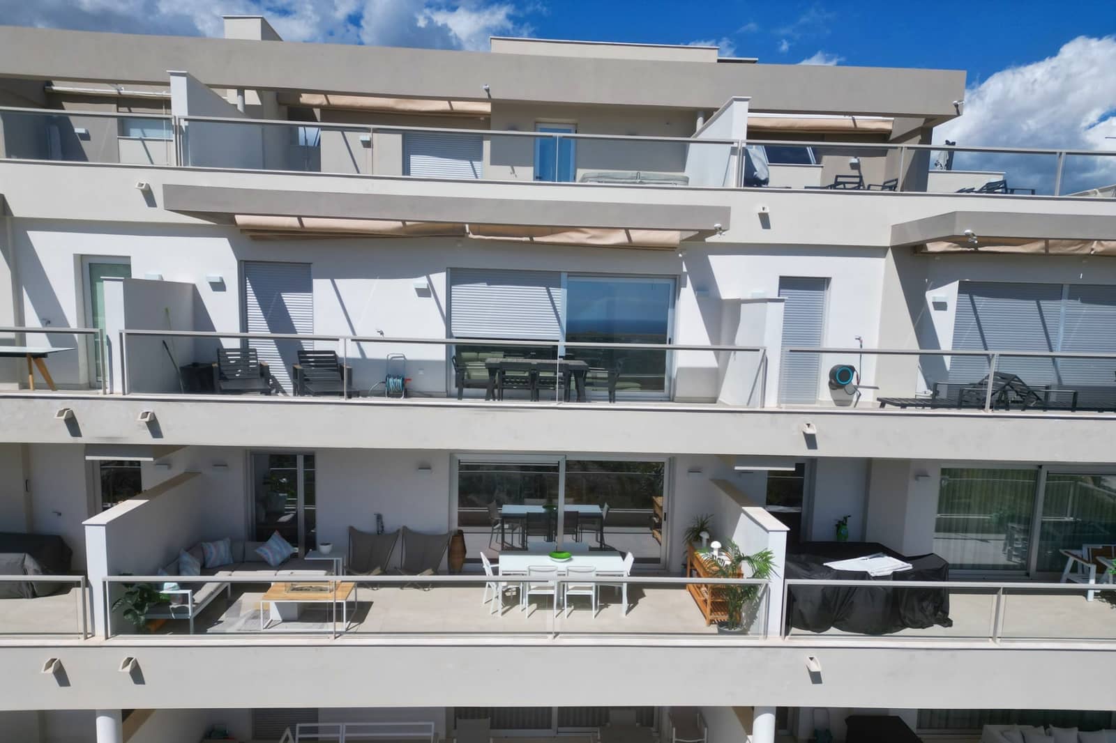2 bedroom Apartment for sale in Mijas Costa with pool garage - € 439,000 (Ref: 9226495)