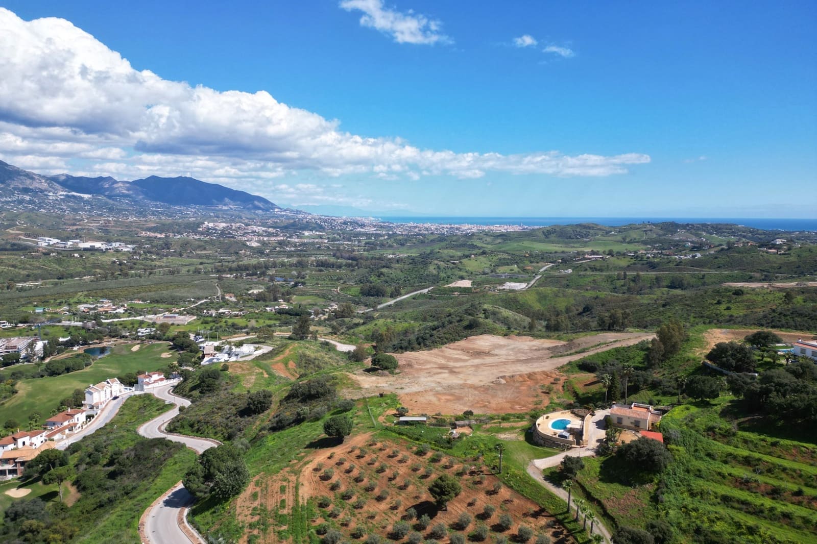 2 bedroom Apartment for sale in Mijas Costa with pool garage - € 439,000 (Ref: 9226495)