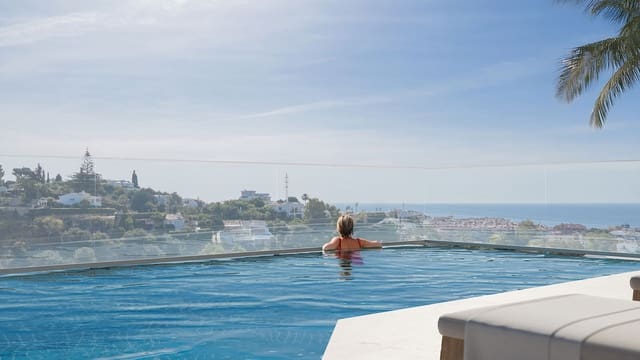 2 soverom Penthouse til salgs i Torreblanca, Fuengirola med svømmebasseng garasje - € 565 000 (Ref: 9242889)