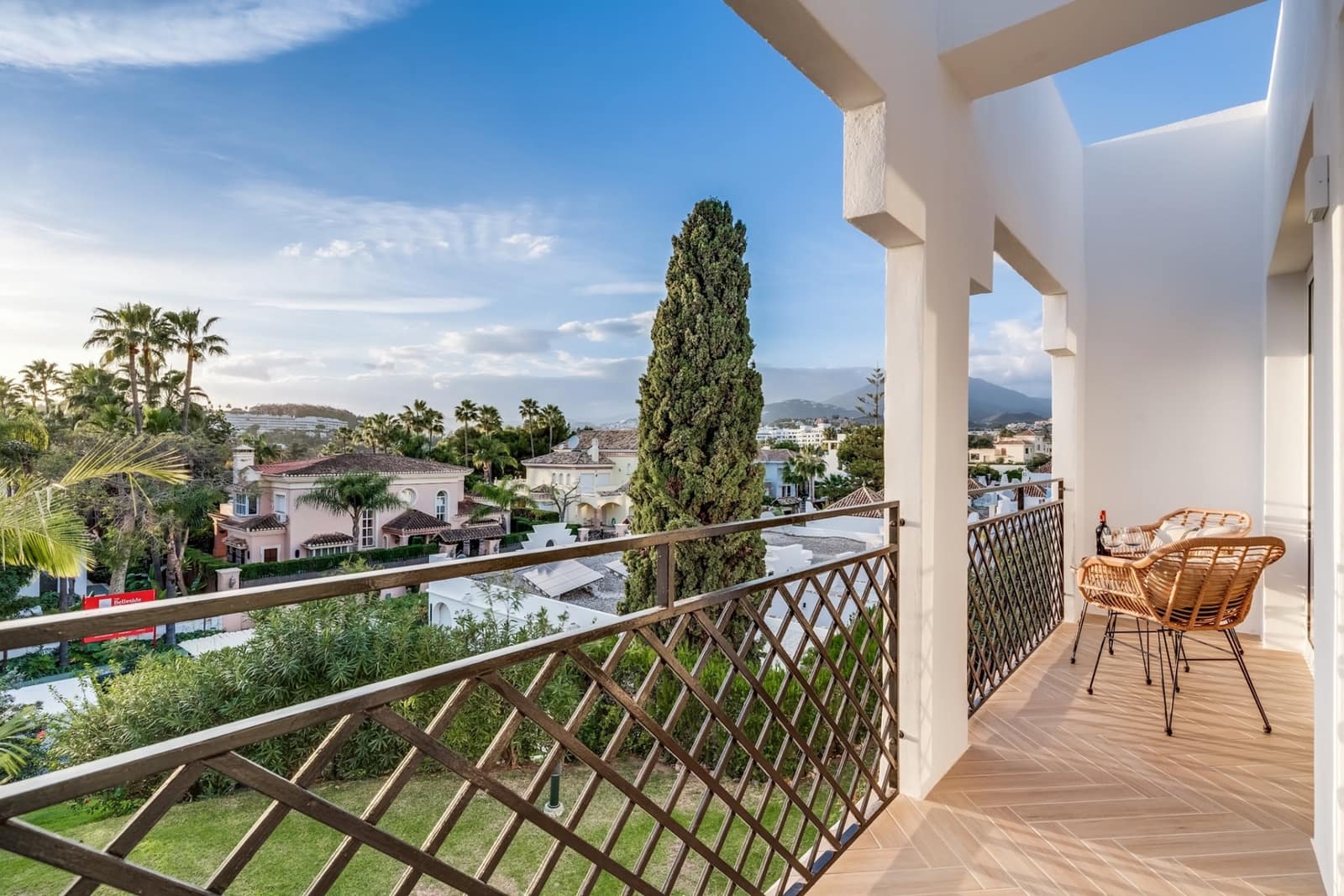 4 bedroom Townhouse for sale in Marbella with pool garage - € 1,395,000 (Ref: 9247018)