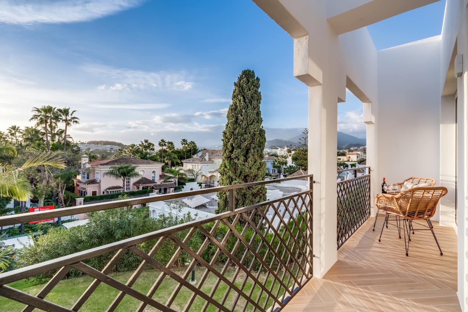 4 Zimmer Haus zu verkaufen in Marbella mit Pool Garage - 1.450.000 € (Ref: 9247018)