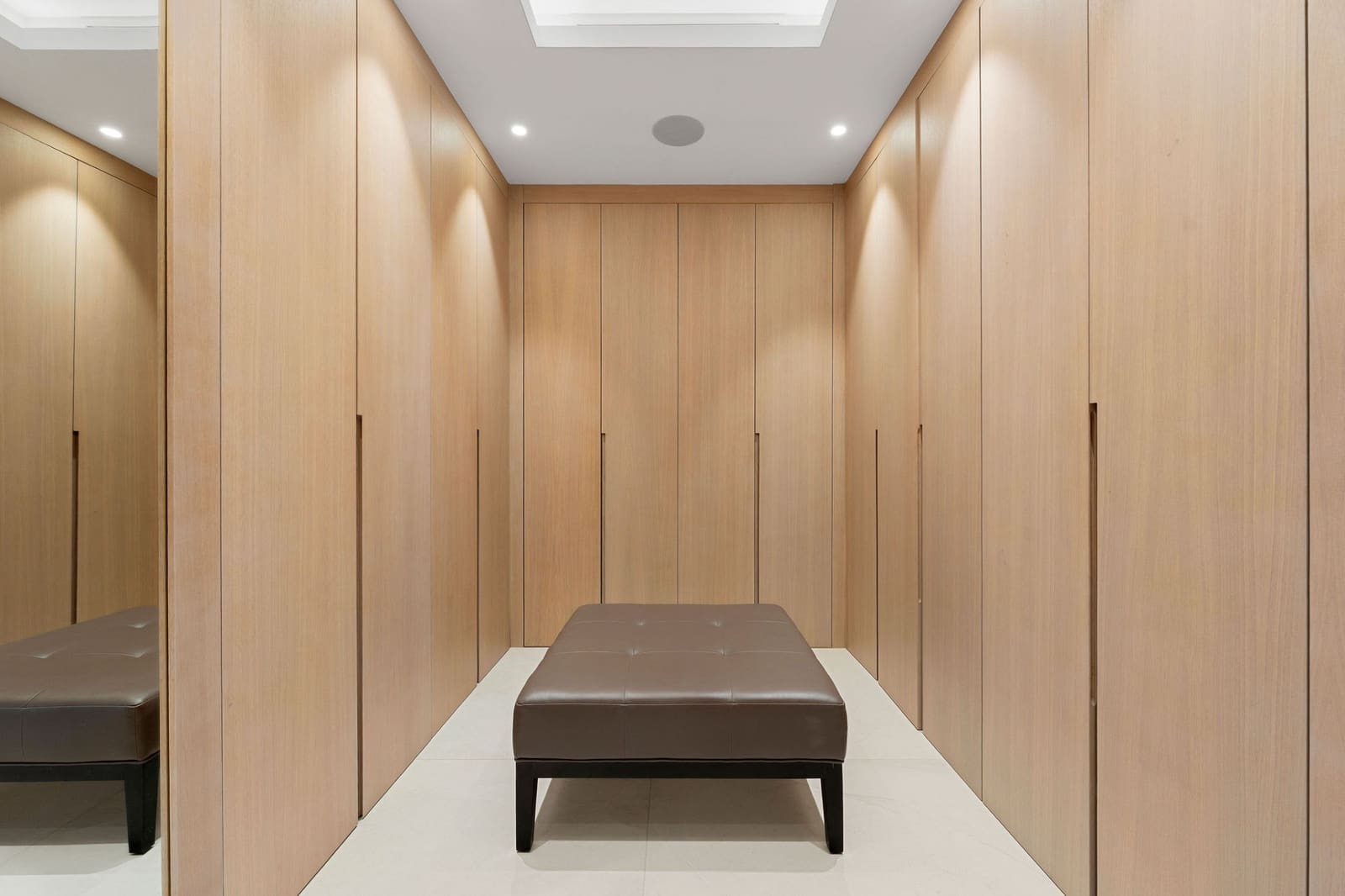 4 soverom Kjedet enebolig til salgs i Nueva Andalucia med svømmebasseng garasje - € 4 650 000 (Ref: 9297214)