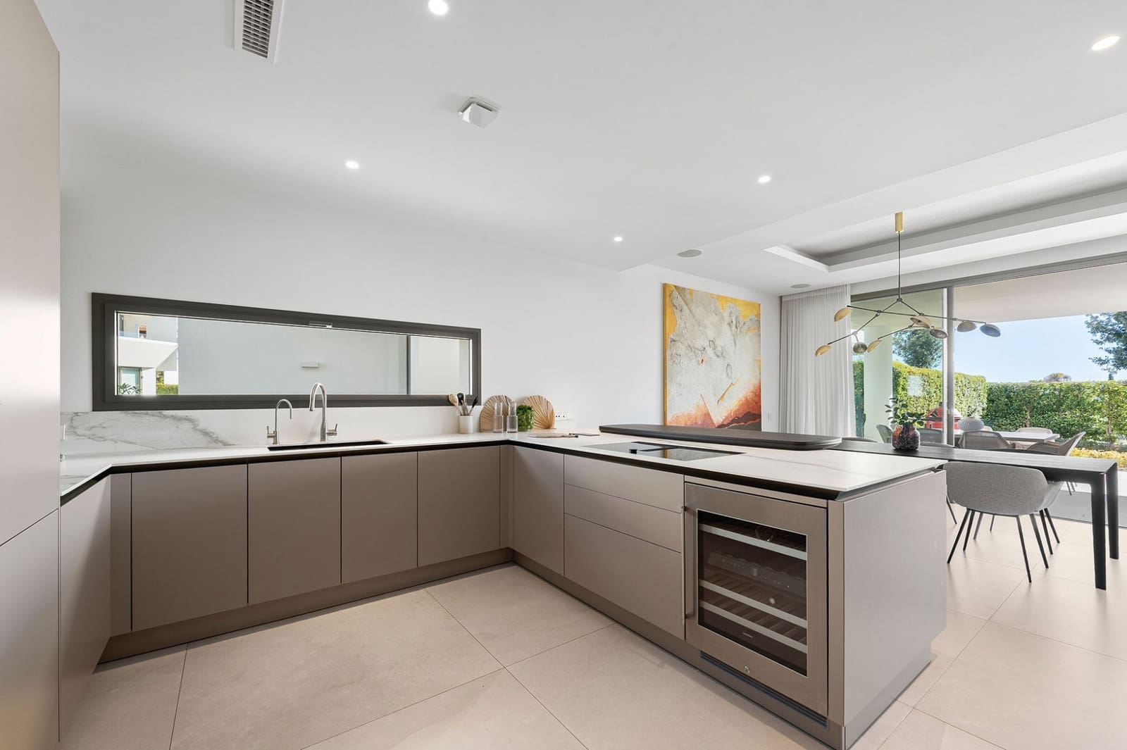 4 soverom Kjedet enebolig til salgs i Nueva Andalucia med svømmebasseng garasje - € 4 650 000 (Ref: 9297214)