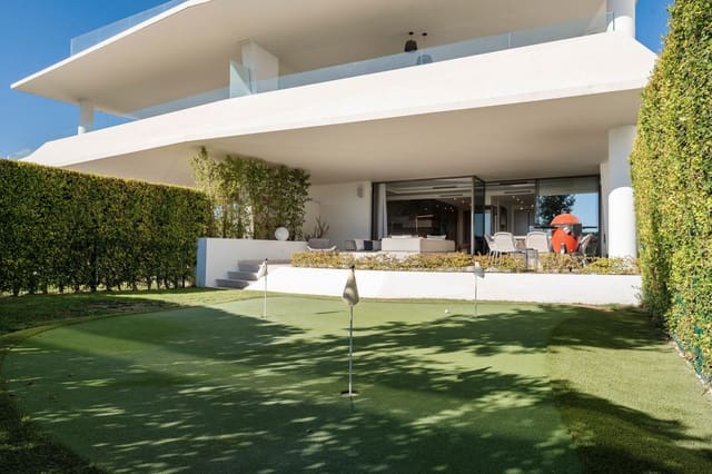 4 soverom Kjedet enebolig til salgs i Nueva Andalucia, Marbella med svømmebasseng garasje - € 4 650 000 (Ref: 9297214)