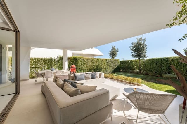 4 soverom Kjedet enebolig til salgs i Nueva Andalucia, Marbella med svømmebasseng garasje - € 4 650 000 (Ref: 9297214)